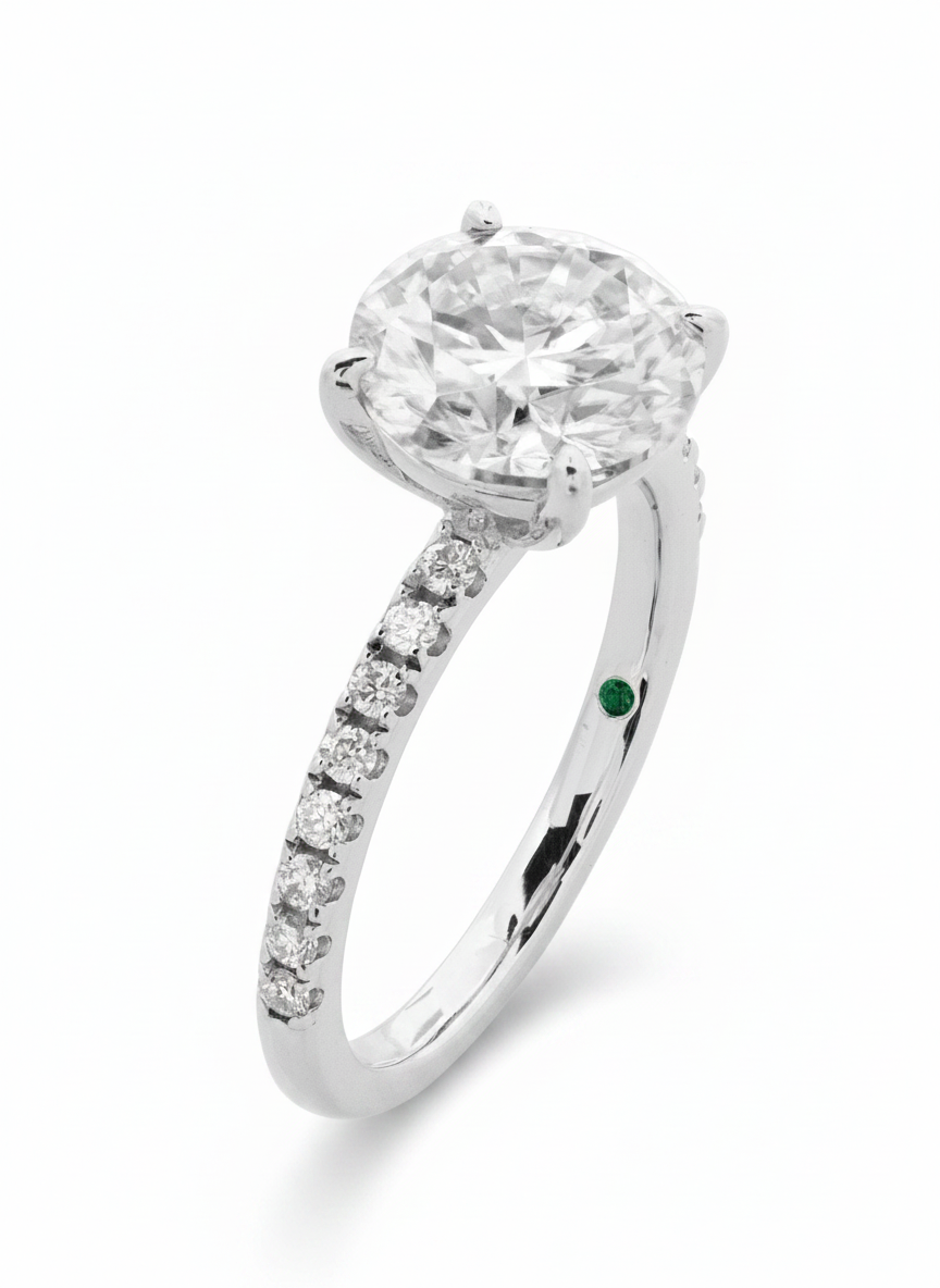 Round Cut Engagement Ring With Diamonds