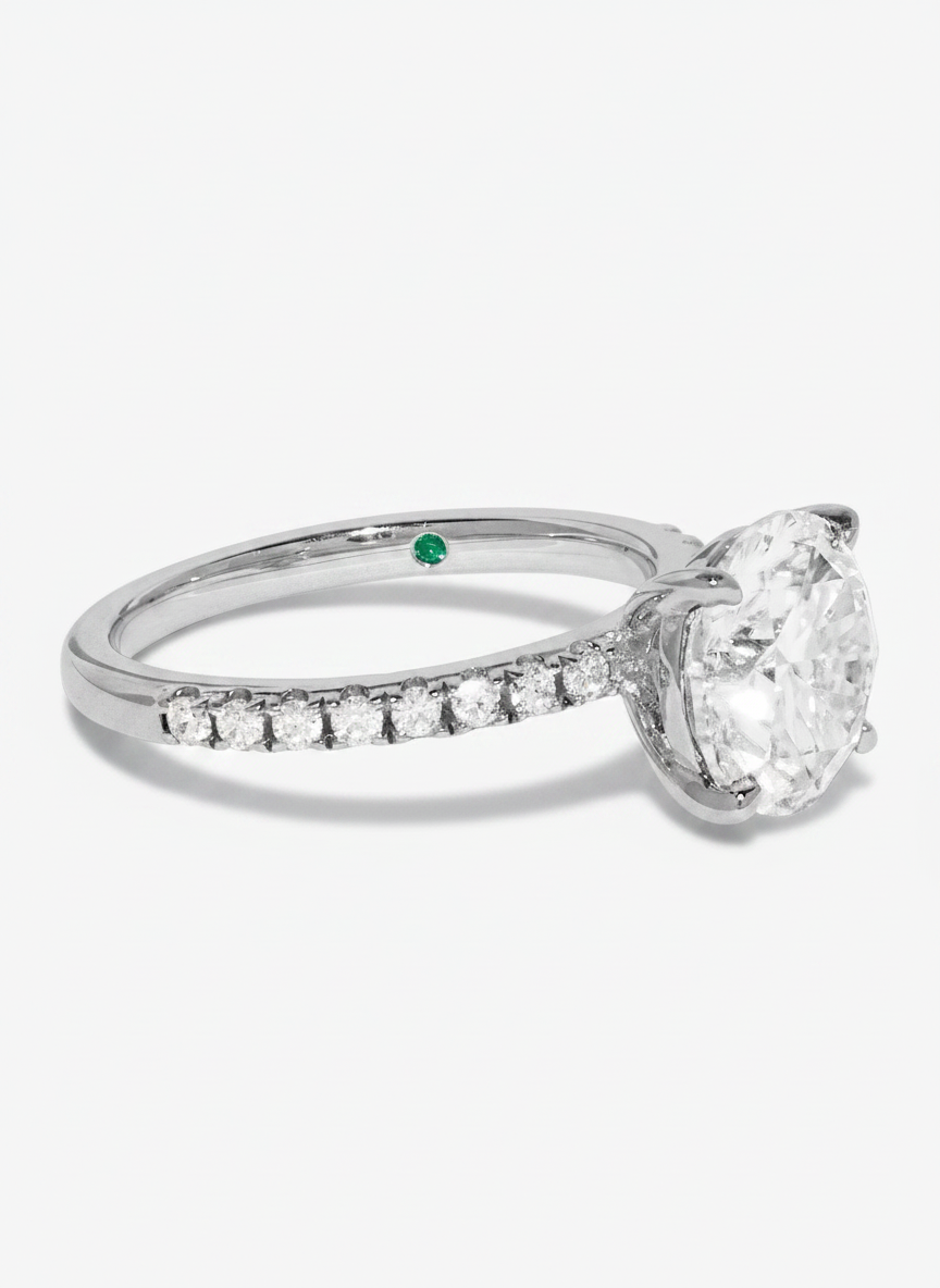 Round Cut Engagement Ring With Diamonds
